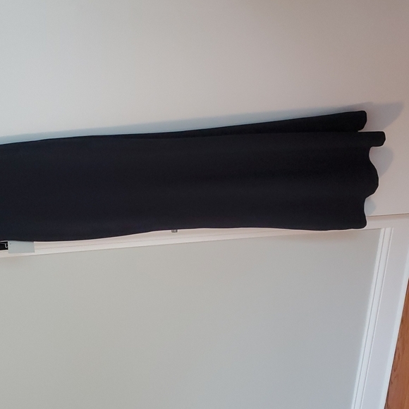 Lulu's Trumpet Formal Gown - Picture 6 of 10